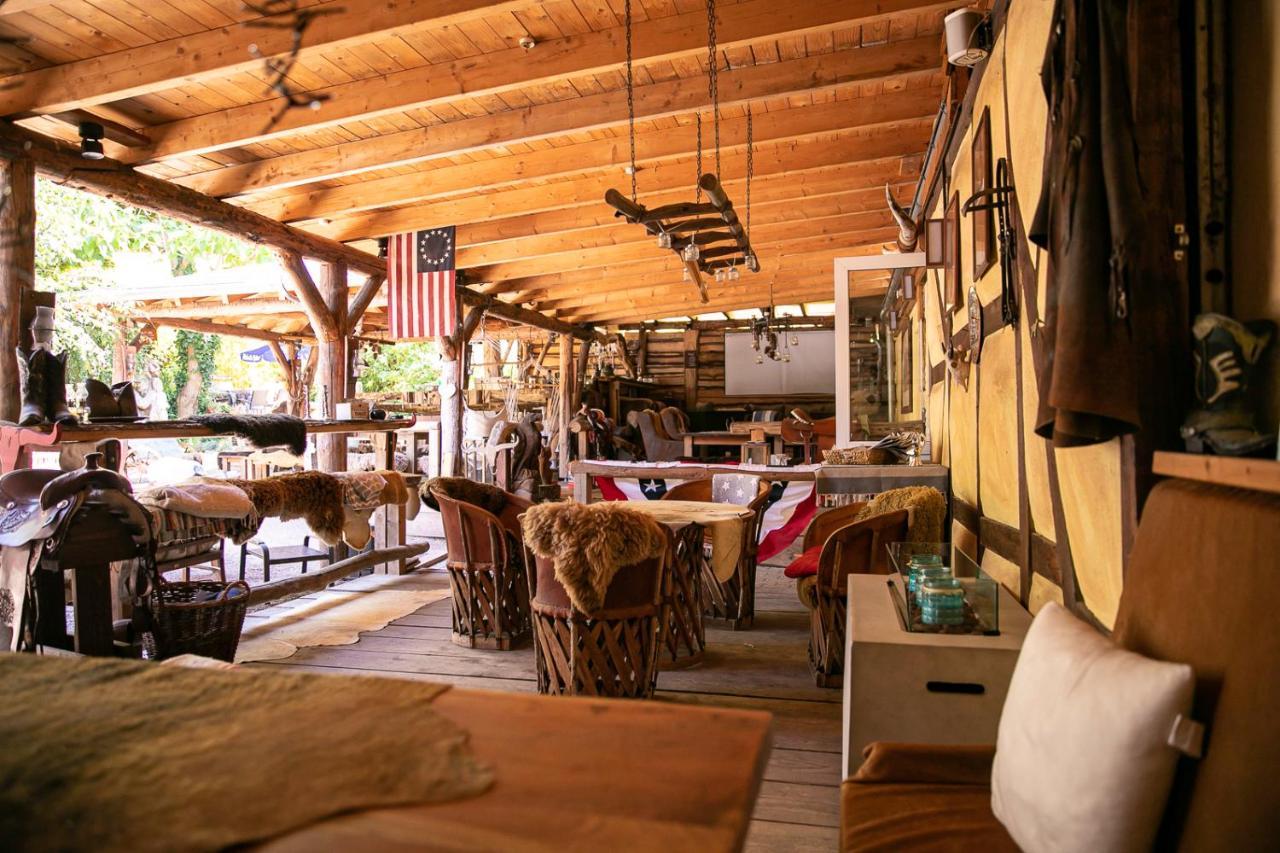 Longhorn Ranch Countryhotel - Garni Schonau  ภายนอก รูปภาพ